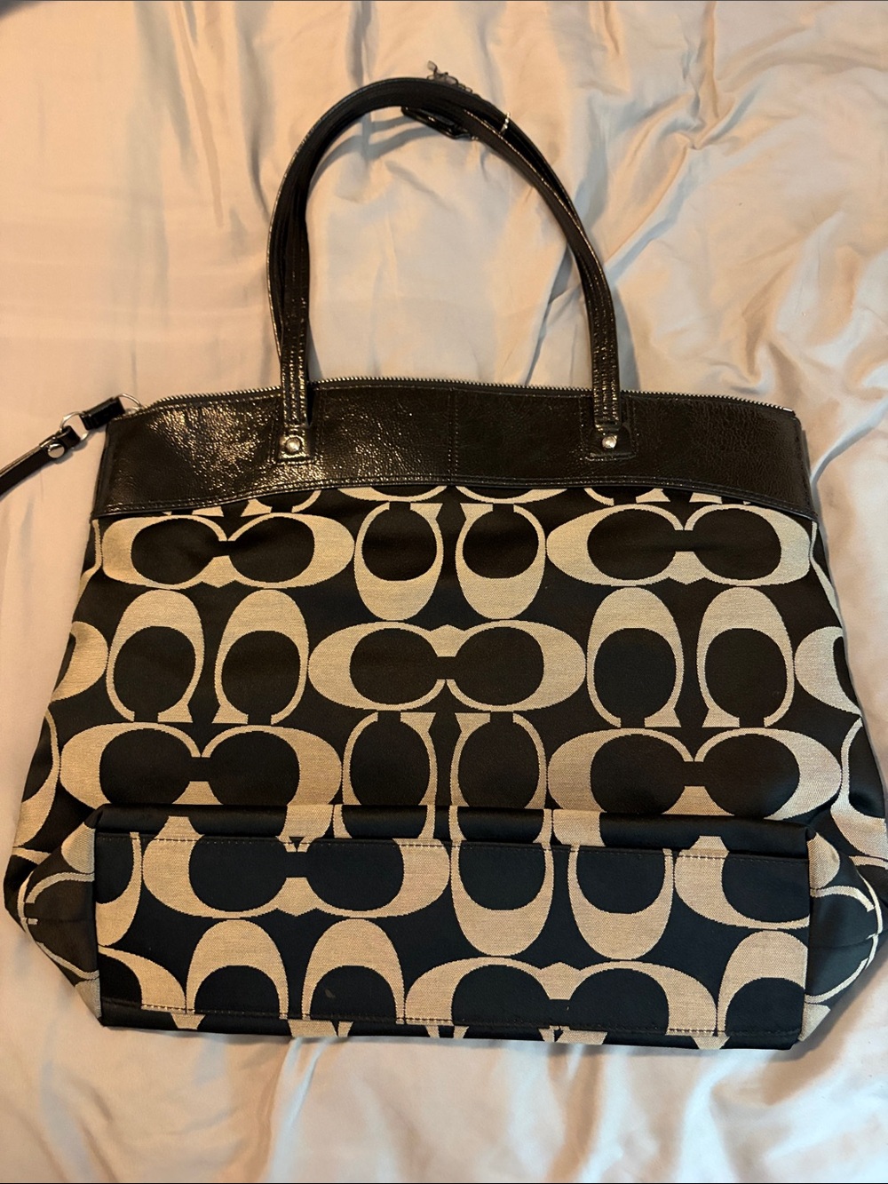 Coach Black and Cream Designer Shoulder Tote EUC. - Picture 2 of 4